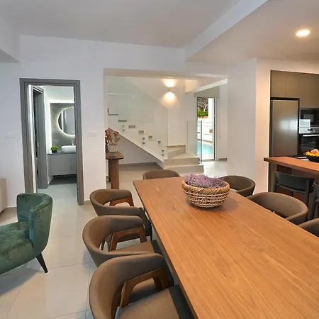 Sun And Moon Luxury Вилла