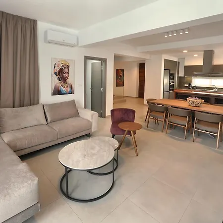 Sun And Moon Luxury Villa