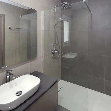 Sun And Moon Luxury Αγία Νάπα