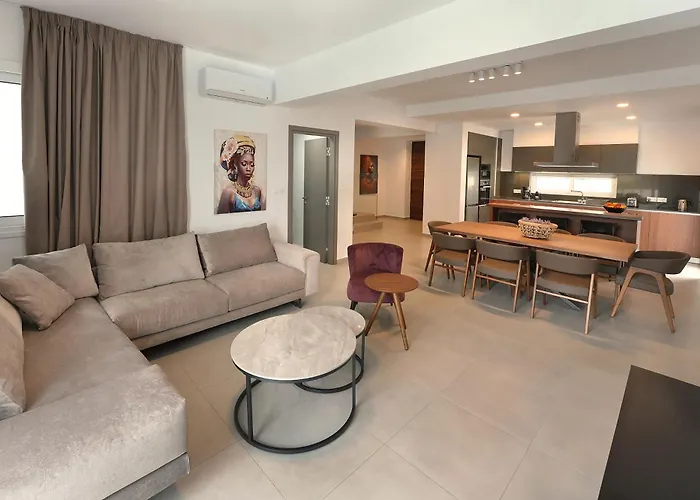 Sun And Moon Luxury Villa