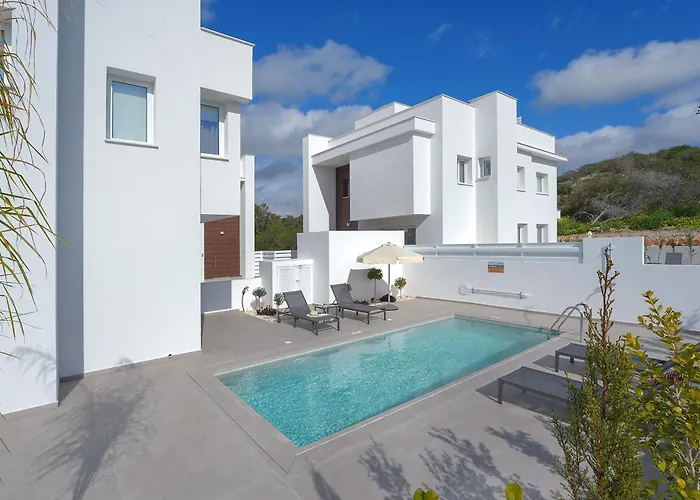 Sun And Moon Luxury Villa