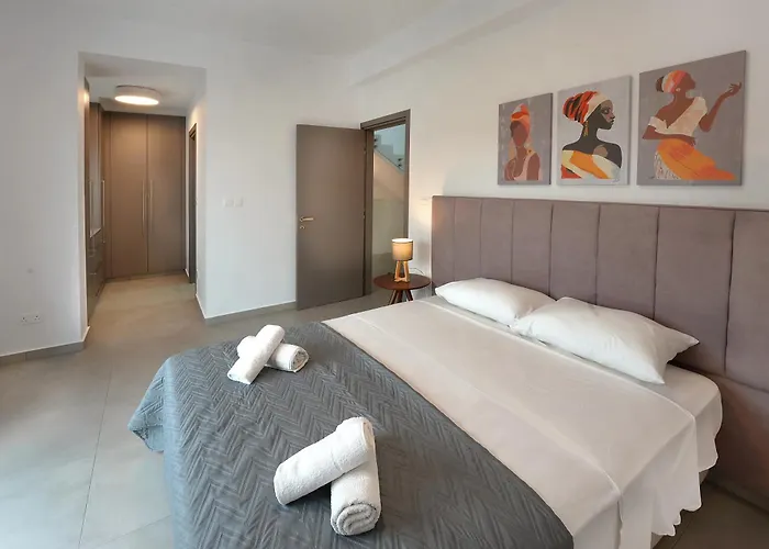 Sun And Moon Luxury *